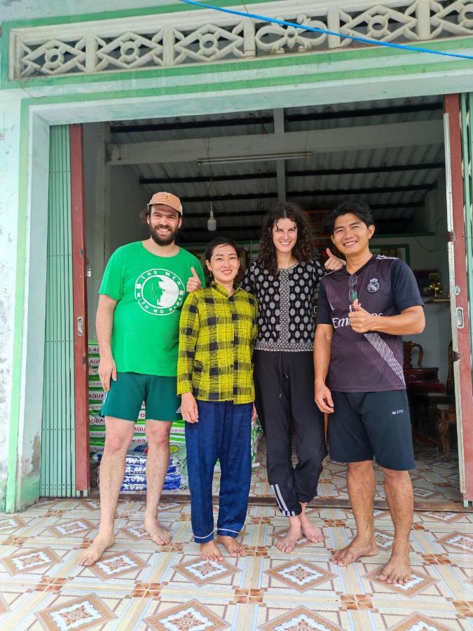 Bà Ngoại Homestay Cà Mau Esterno foto