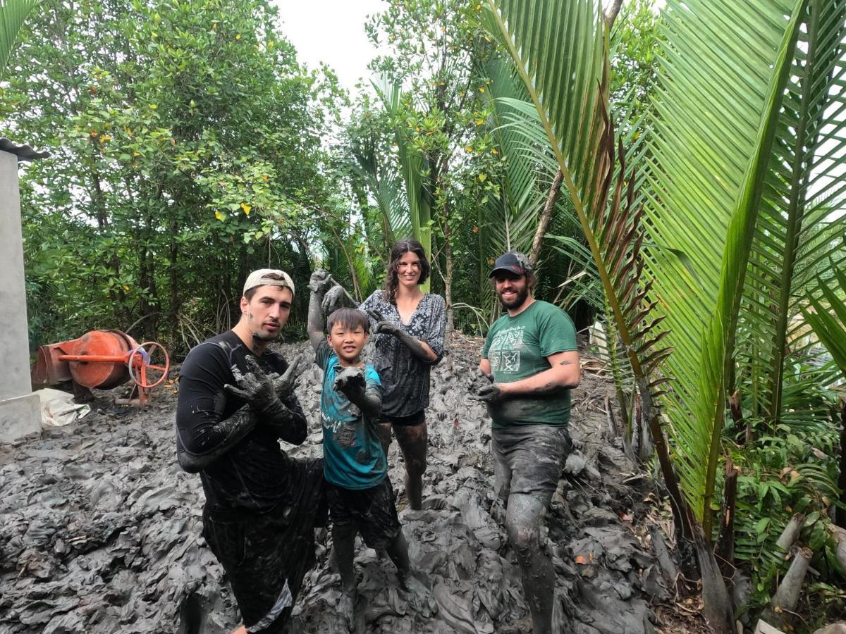 Bà Ngoại Homestay Cà Mau Esterno foto