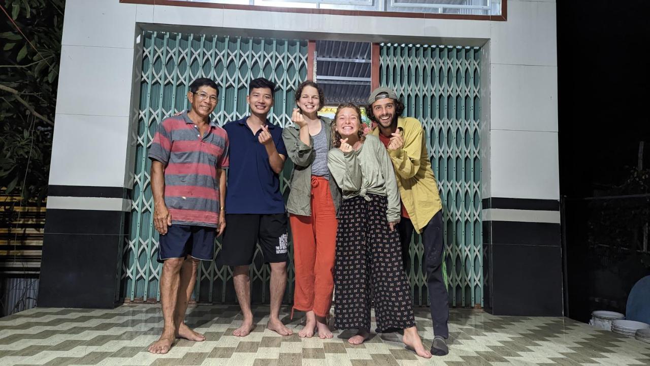 Bà Ngoại Homestay Cà Mau Esterno foto